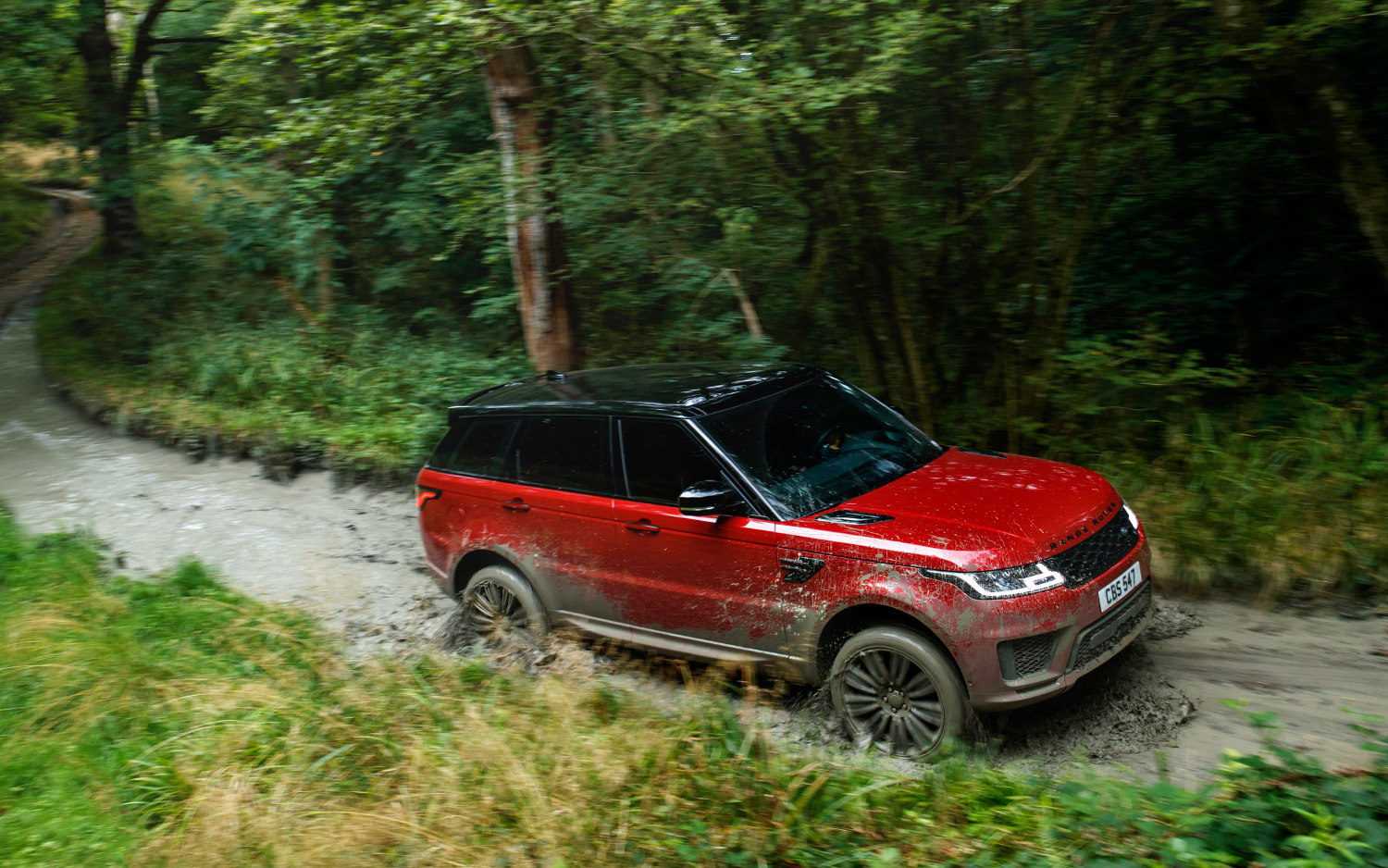 Comparison Land Rover Range Rover Sport HSE DYNAMIC 2018 vs Land Rover Discovery HSE Td6